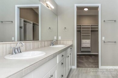 689 NE Isabella Ln, Bend, OR 97701 - photo 7