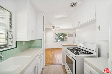 1027 N Edinburgh Ave unit 4, West Hollywood, CA 90046 - photo 6