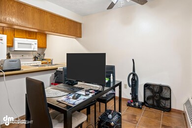 11-Dining Room_SLS_-4209