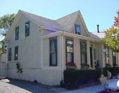 32 Poplar St, Newport, RI 02840 - photo 2