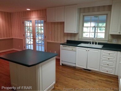 2224 Bayview Dr, Fayetteville, NC 28305 - photo 6