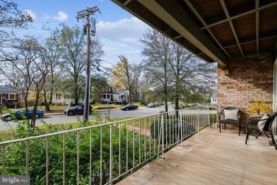 24 Manor Cir unit 105, Takoma Park, MD 20912 - photo 5