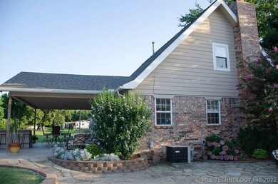 1112 N 6th St, Henryetta, OK 74437 - photo 5