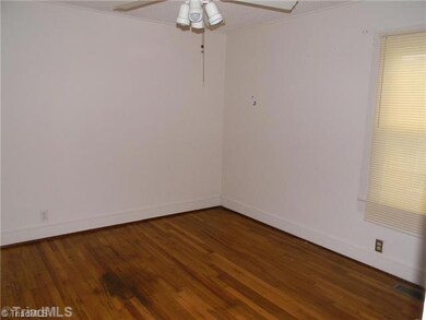 2nd Bedroom.