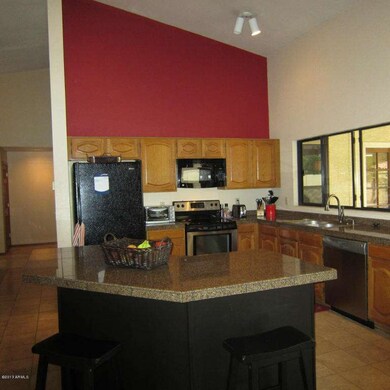 OPEN KITCHEN WITH GRANITE
