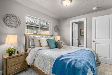 Argent - Main Bedroom