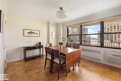 Lincoln Towers unit 10R, New York, NY 10023 - photo 2