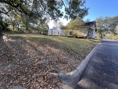 822 N Stevens St, Thomasville, GA 31792 - photo 4