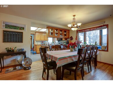 2913 NE Lotno Dr, Bend, OR 97701 - photo 7