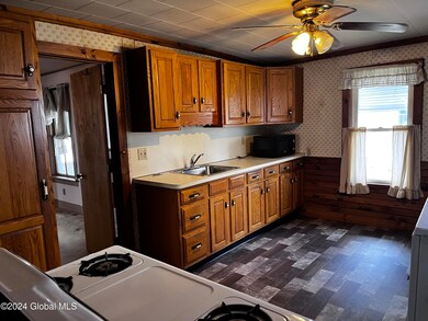 16 Mason St, Glens Falls, NY 12801 - photo 7