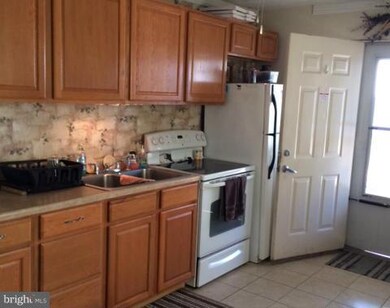 525 Compass Rd E, Baltimore, MD 21220 - photo 3