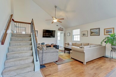 27 Carnaby Close Freehold NJ-large-012-3