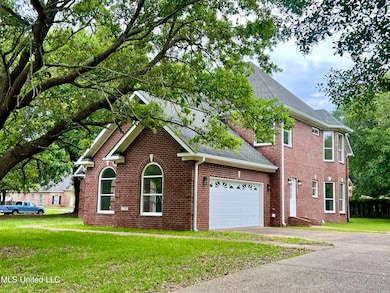 2513 Duck Lake Dr, Moss Point, MS 39563 - photo 2