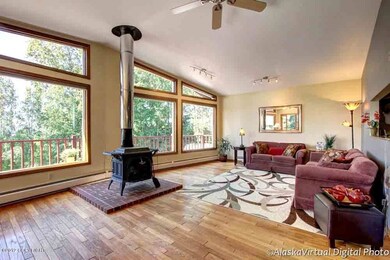Bright & sunny living room