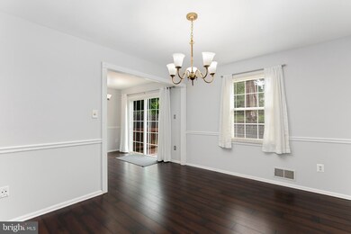 6869 Brian Michael Ct, Springfield, VA 22153 - photo 7