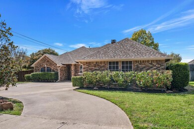 7001 Oak Hills Ct, North Richland Hills, TX 76182 - photo 2