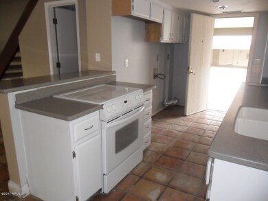 023-323681 kitchen