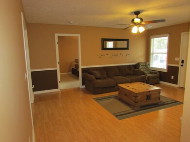 176 Rogers Dr, Manchester, TN 37355 - photo 2