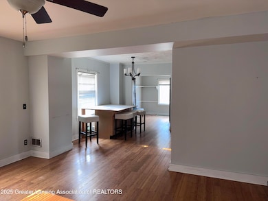 1422 Redwood St, Lansing, MI 48915 - photo 2