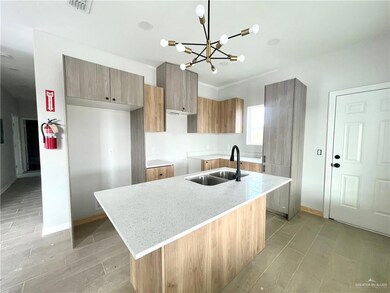 2409 S Hilltop Ave, Edinburg, TX 78542 - photo 4