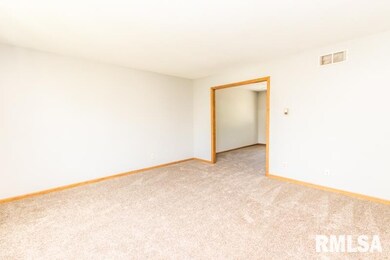 5505 N Leawood Ct, Peoria, IL 61615 - photo 2