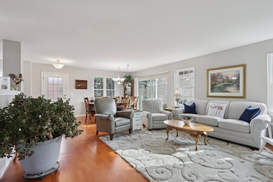 1279 Merrimack Ct, Crystal Lake, IL 60014 - photo 3