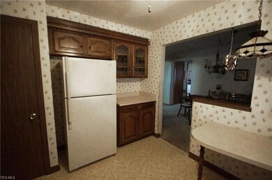 1695 Empire Rd, Wickliffe, OH 44092 - photo 4