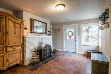 11166 Blackwell Rd, Central Point, OR 97502 - photo 5