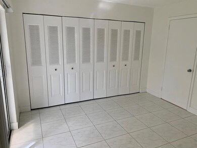 9 Windsor A, West Palm Beach, FL 33417 - photo 4