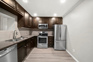 1601 S Shepherd Dr unit 20, Houston, TX 77019 - photo 2