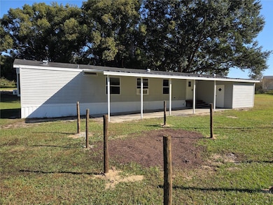 7829 Wayfarer Dr, Zephyrhills, FL 33541 - photo 2