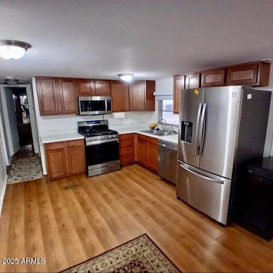 Kitchen-newer cabinets & appliances