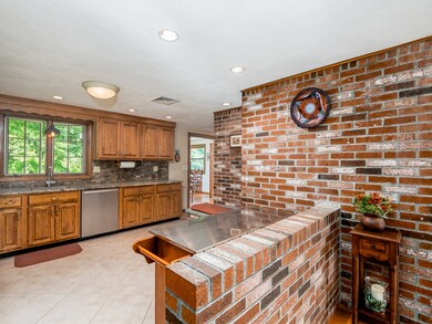 86 Chestnut Cir, Randolph, MA 02368 - photo 3