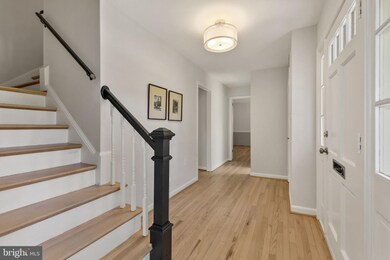 8814 Stonehaven Ct, Potomac, MD 20854 - photo 2