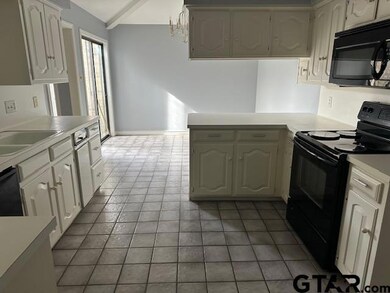 209 Heritage Cir, Tyler, TX 75703 - photo 4