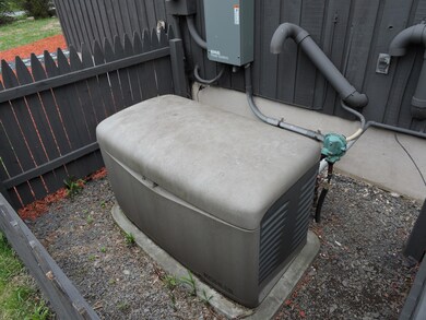 105 Dell St, Stroudsburg, PA 18360 - photo 3