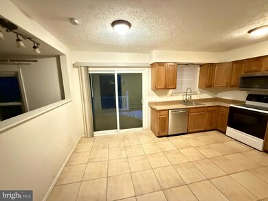 18075 Tebbs Ln, Dumfries, VA 22026 - photo 4