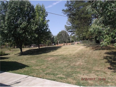 3009 Linda Dr, New Albany, IN 47150 - photo 2