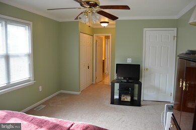 2429 Yarmouth Ln, Crofton, MD 21114 - photo 3