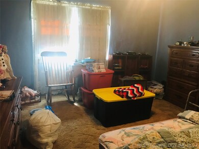 410 W Cherokee Ave, Chouteau, OK 74337 - photo 7