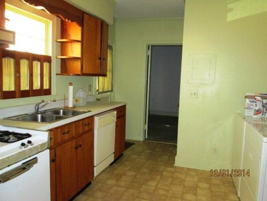 1310 Sylvian Dr, Macon, GA 31206 - photo 7