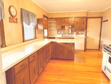 658 School St unit 2, Webster, MA 01570 - photo 6