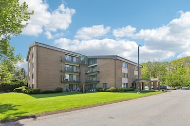 2 Ledgewood Way unit 25, Peabody, MA 01960 - photo 2