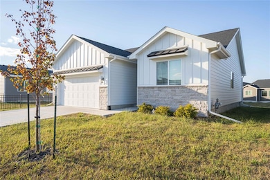 635 SE Mesa Dr, Waukee, IA 50263 - photo 2