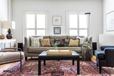 8 Mountain View front-on sofa living roo