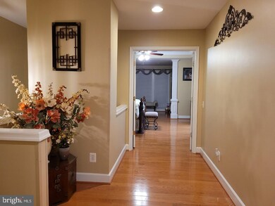 8195 Laurel Crossing Ln, Lorton, VA 22079 - photo 2