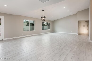 635 W McNair St - MLS07-7