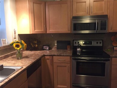 Island Terrace unit 136, Saco, ME 04072 - photo 6