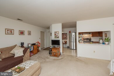 2219 Lowells Glen Rd unit J, Parkville, MD 21234 - photo 3