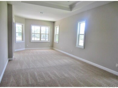 MASTER BEDROOM / SITTING AREA